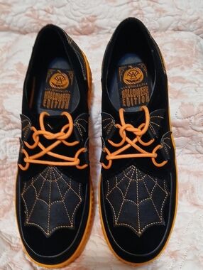 Black & Orange Women's Spiderweb Slip-On Loafers